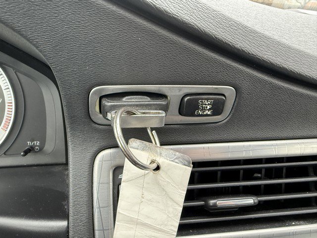 Used 2011 Volvo XC70 3.2 image 25