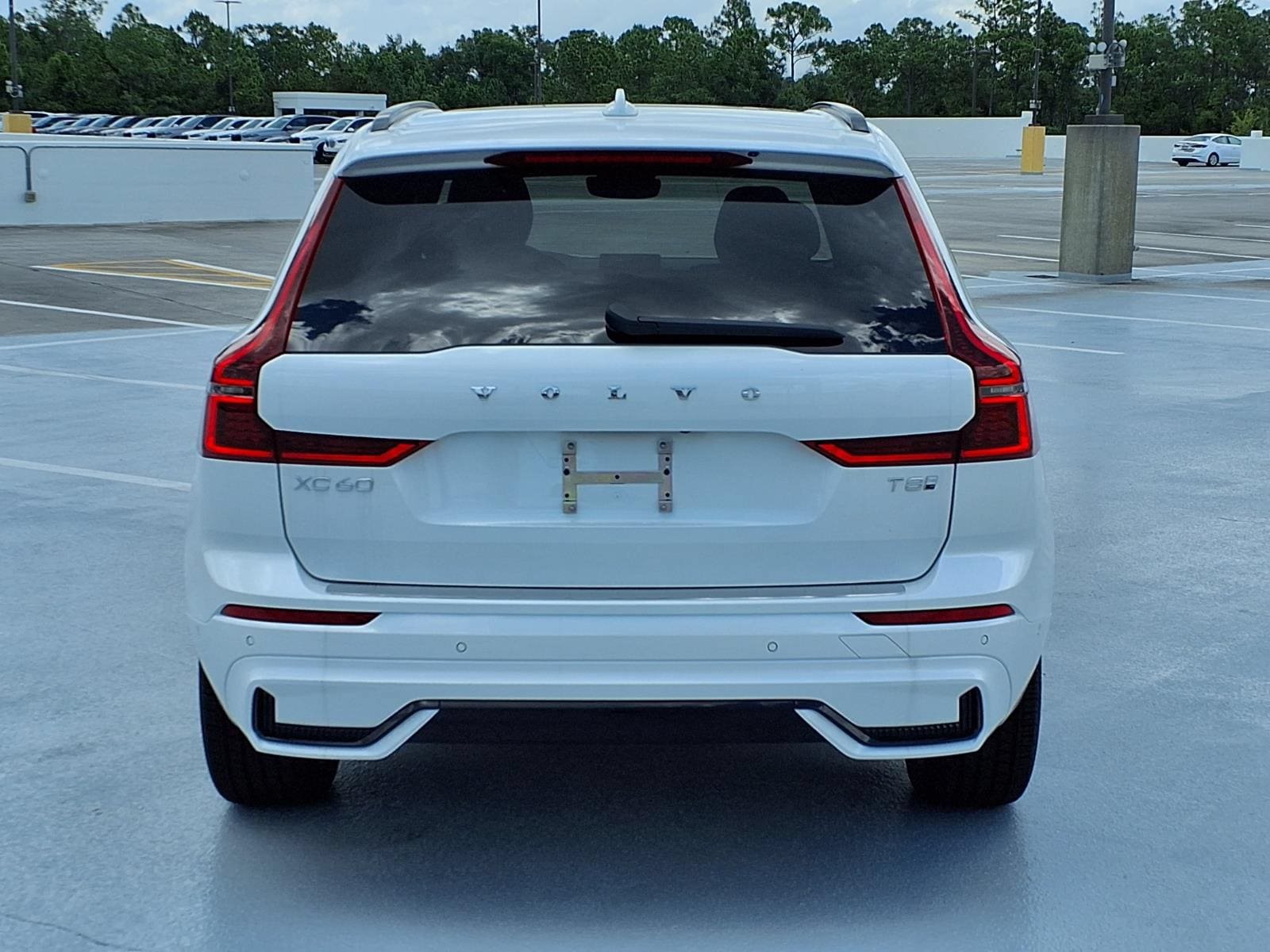 New 2026 Volvo XC60 T8 Plus w/ Protection Package Premier AWD/4WD image 6
