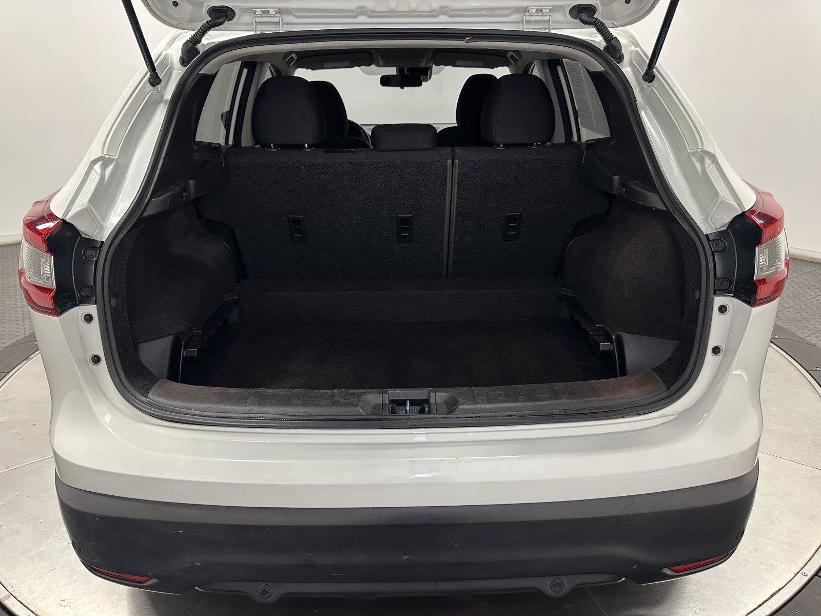 Used 2020 Nissan Rogue Sport S w/ Appearance Package FWD image 32