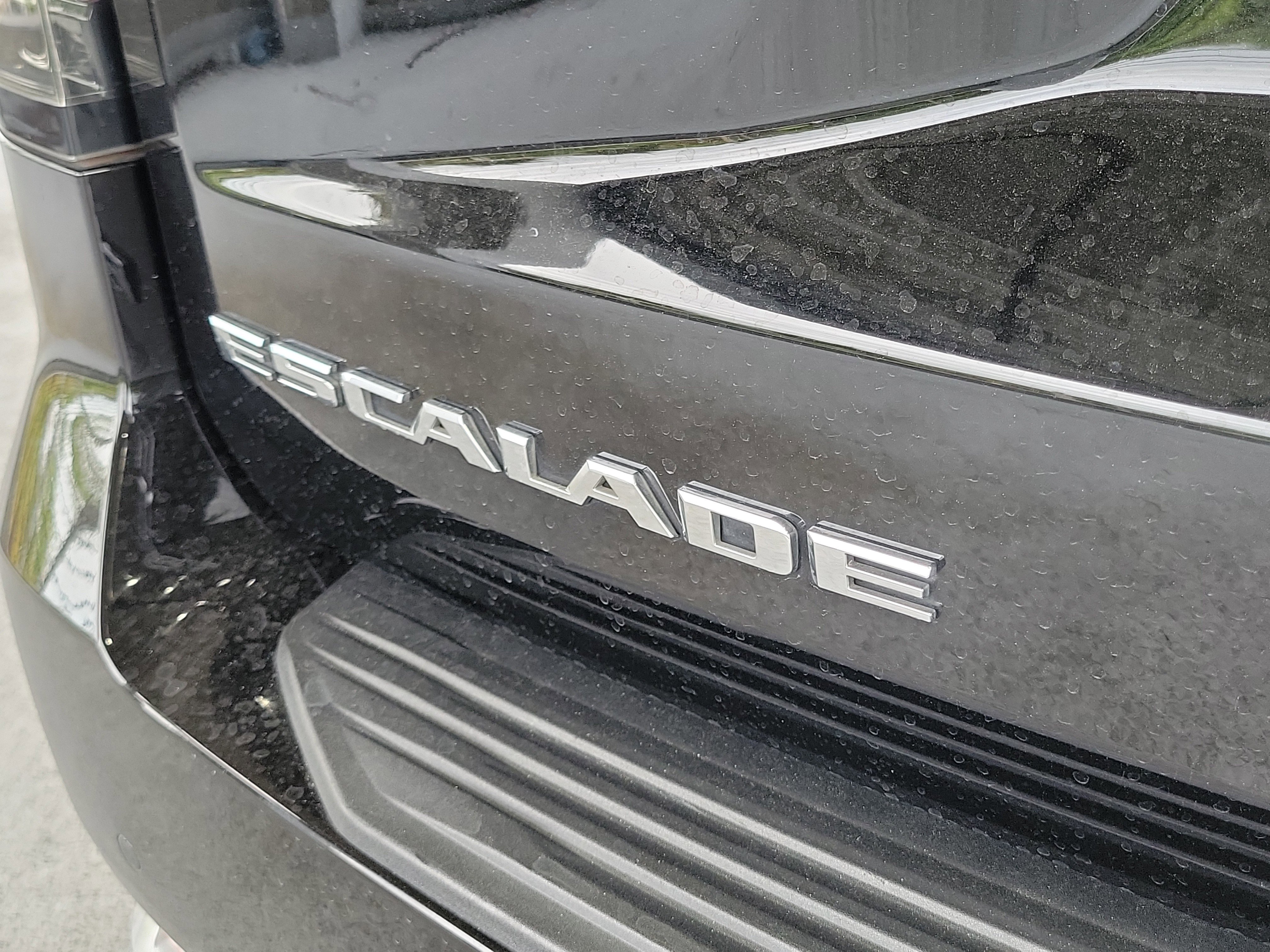 Used 2022 Cadillac Escalade ESV Premium Luxury w/ Performance Package AWD/4WD image 6