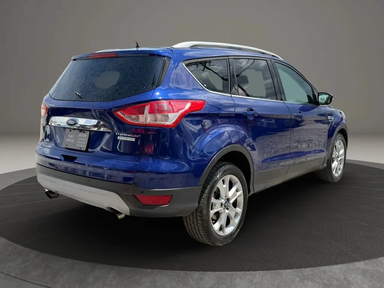 Used 2016 Ford Escape Titanium FWD image 4