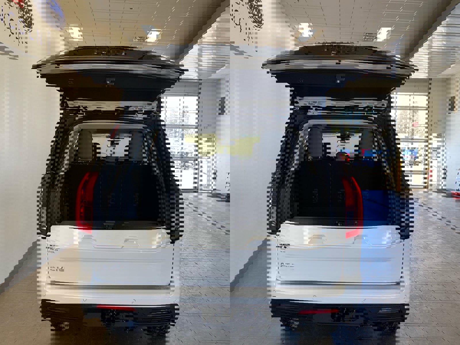 New 2026 Ford Expedition Active image 15