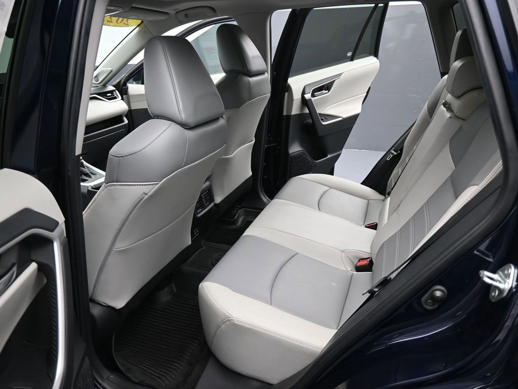 Used 2023 Toyota RAV4 XLE Premium image 16