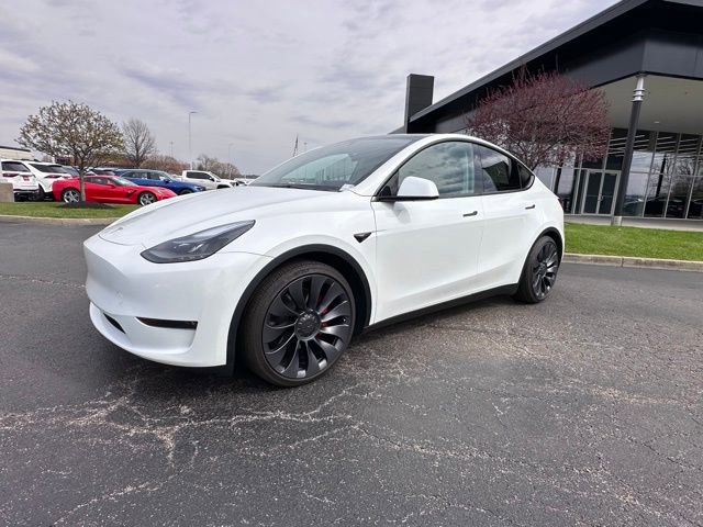Used 2024 Tesla Model Y Performance image 3