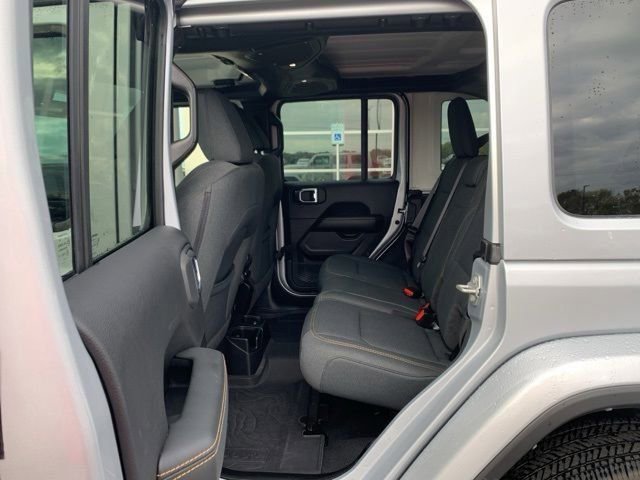 Used 2024 Jeep Wrangler Sahara w/ Technology Group image 13