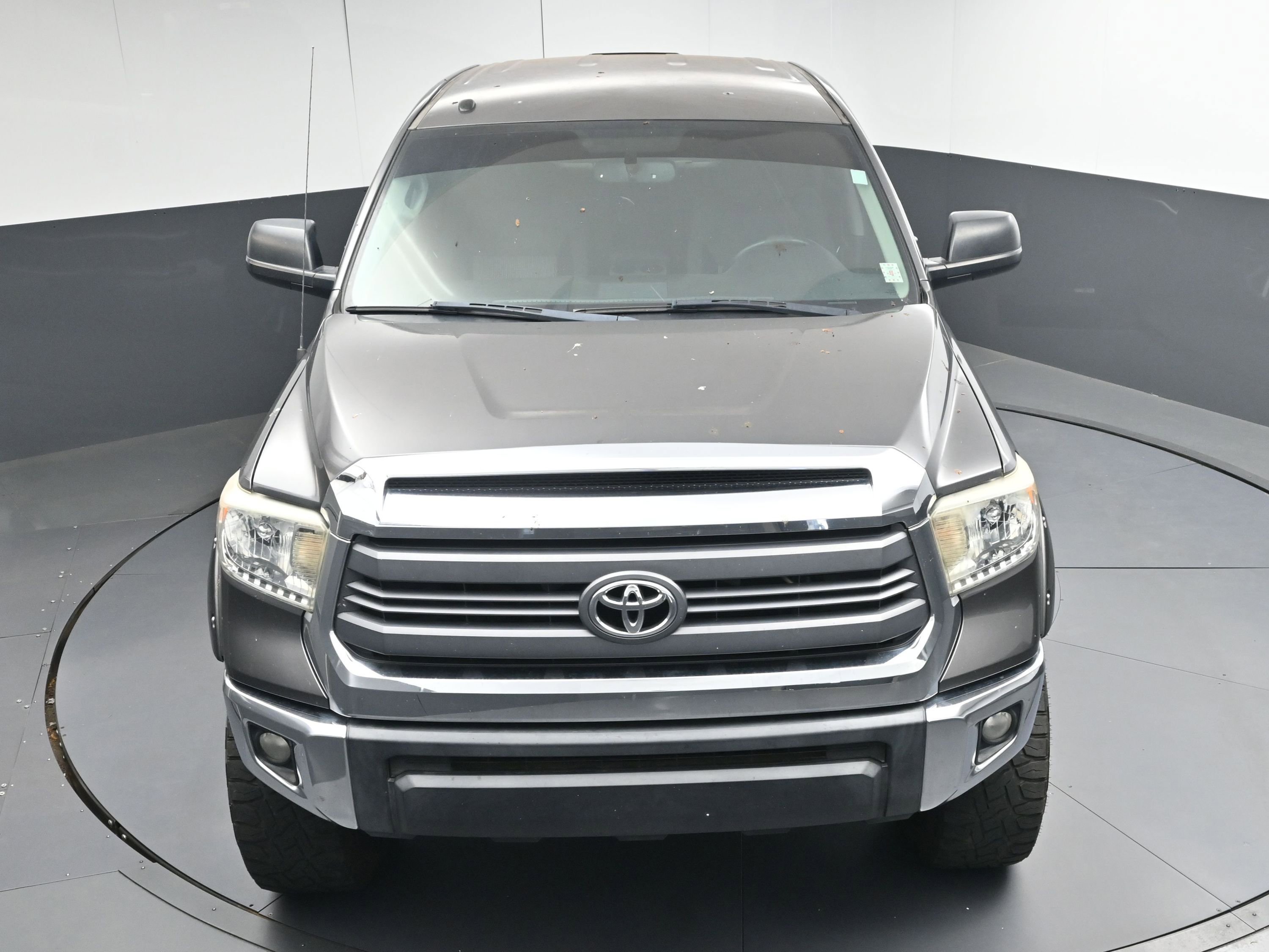 Used 2014 Toyota Tundra SR5 w/ SR5 Upgrade Package image 32