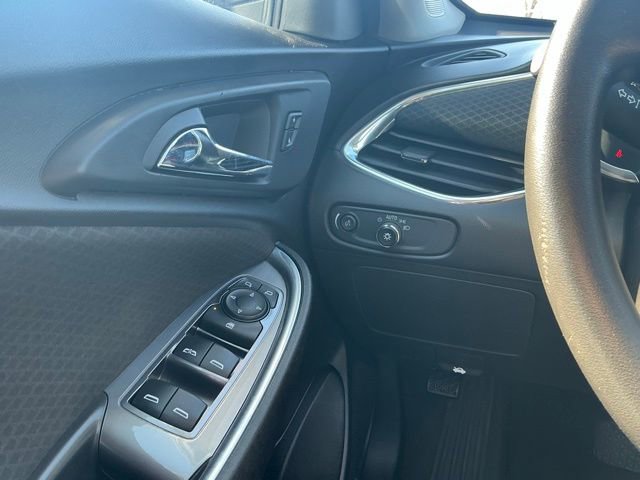 Used 2016 Chevrolet Malibu LT image 22