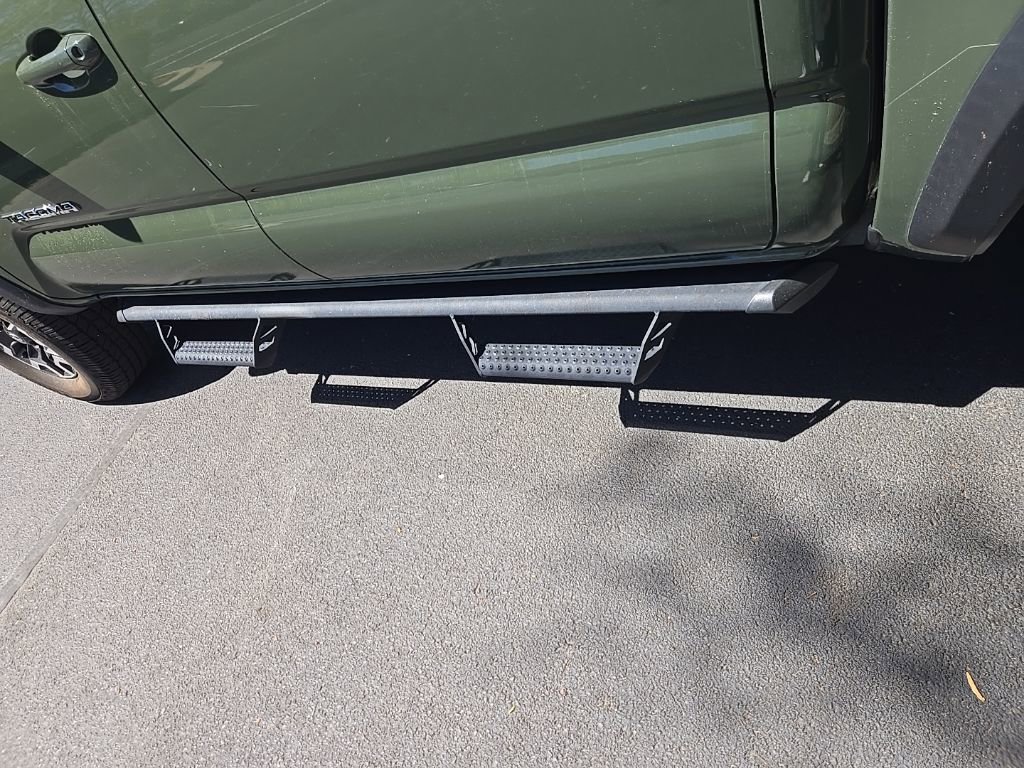 Certified 2022 Toyota Tacoma TRD Off-Road w/ Technology Package image 8