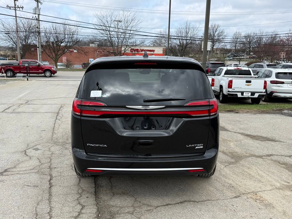 New 2026 Chrysler Pacifica Limited image 7