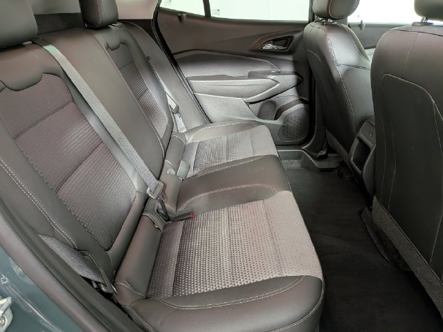 Used 2025 Chevrolet Trax LT FWD image 35