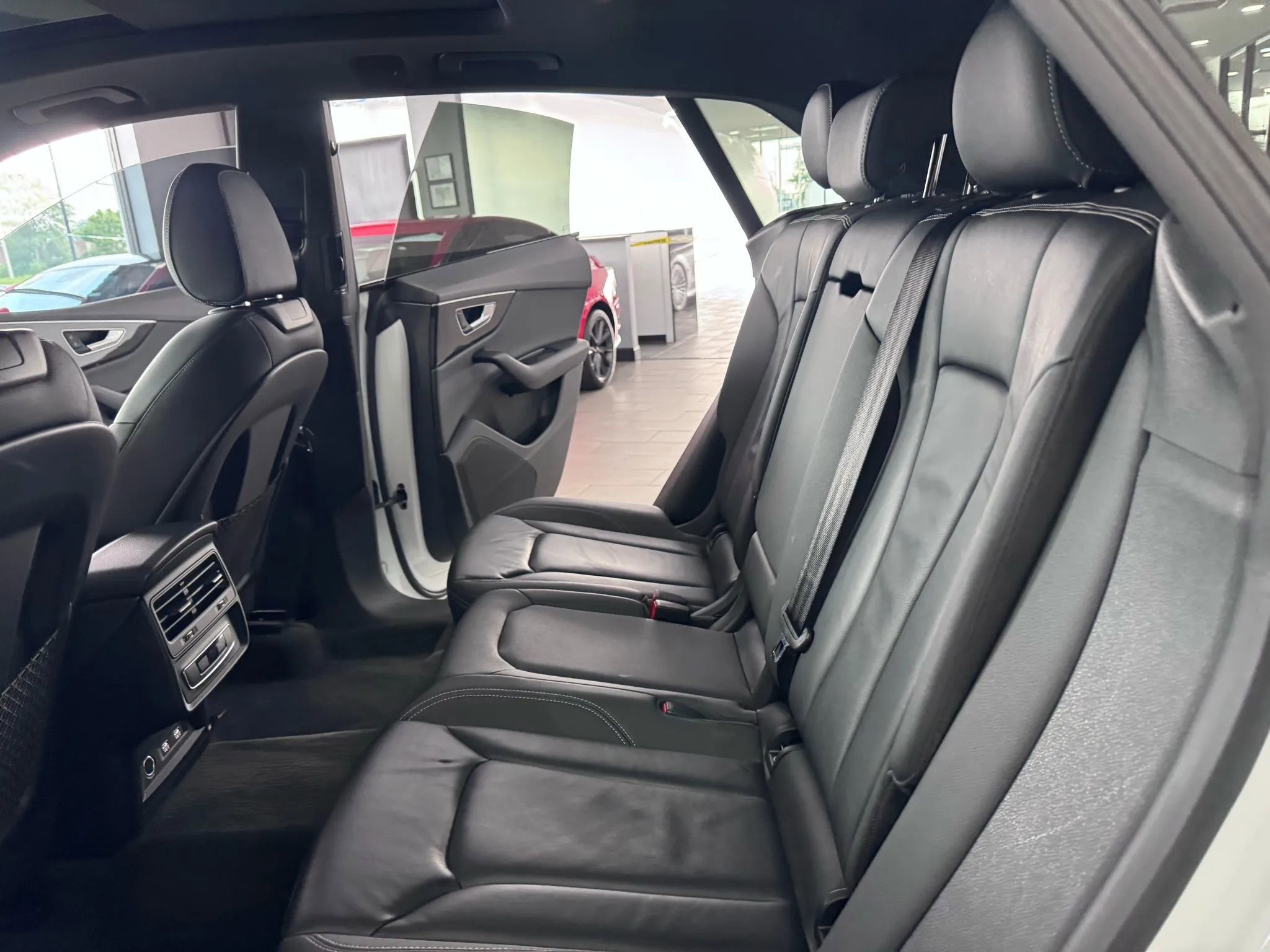 Used 2019 Audi Q8 Premium w/ Convenience Package image 17