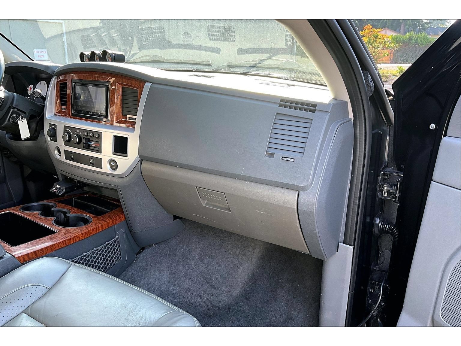 Used 2006 Dodge Ram 2500 Truck Laramie AWD/4WD image 16