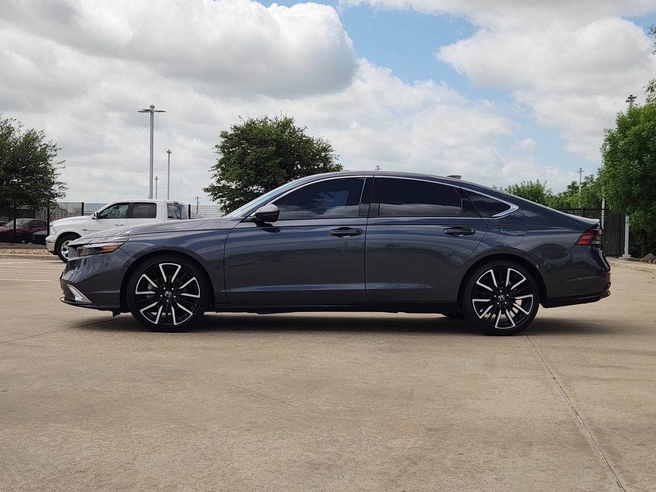 Used 2023 Honda Accord Touring image 4