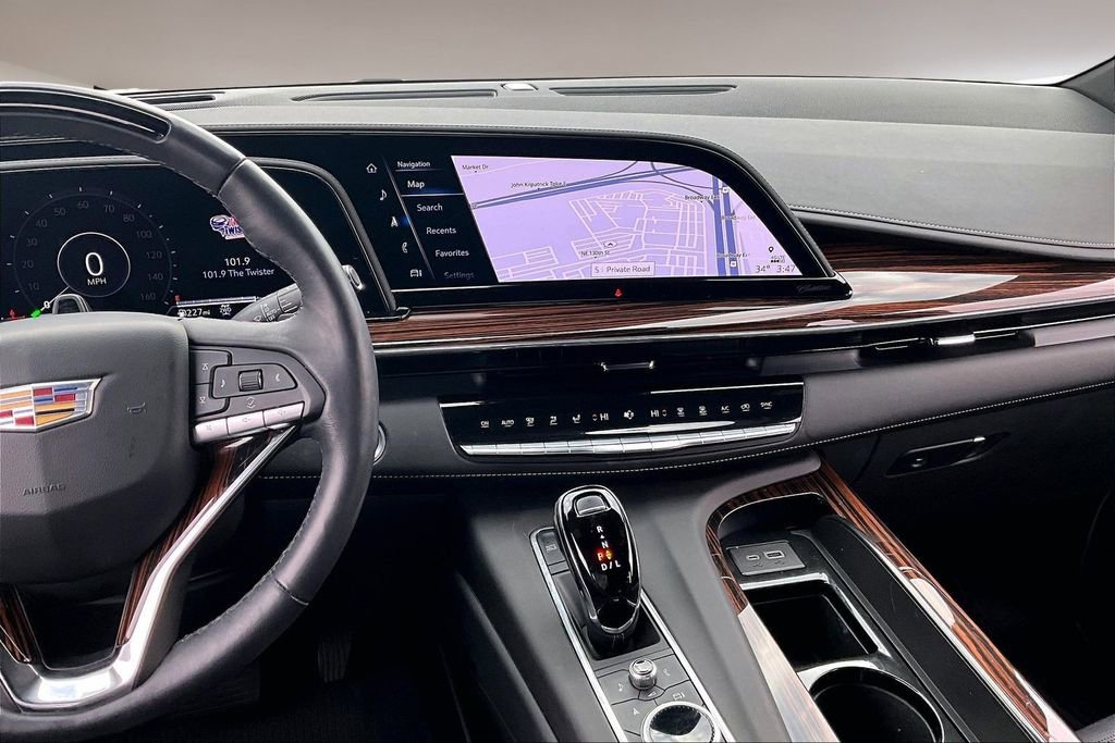 Used 2024 Cadillac Escalade ESV Premium Luxury image 6