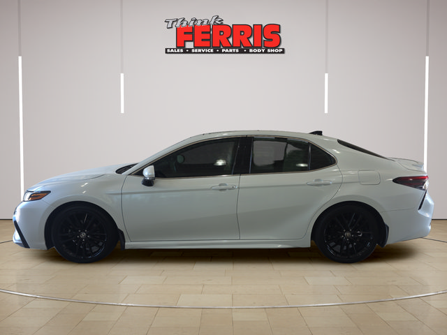 Used 2022 Toyota Camry XSE AWD/4WD image 8