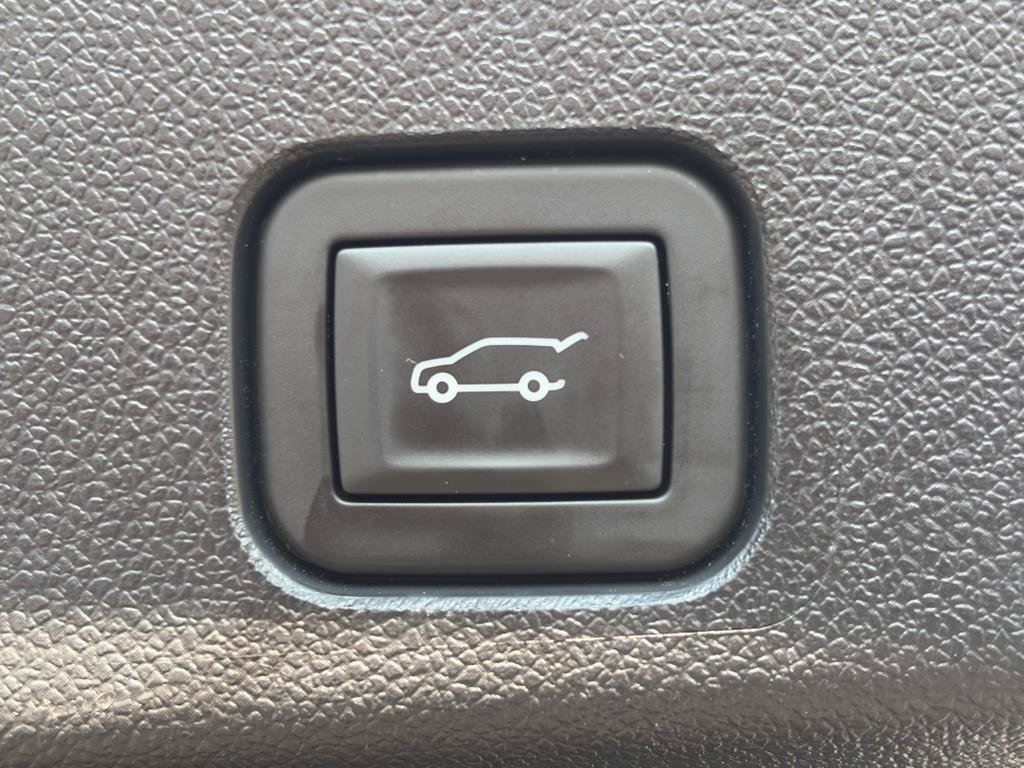 Certified 2026 Chevrolet Traverse LT AWD/4WD image 26