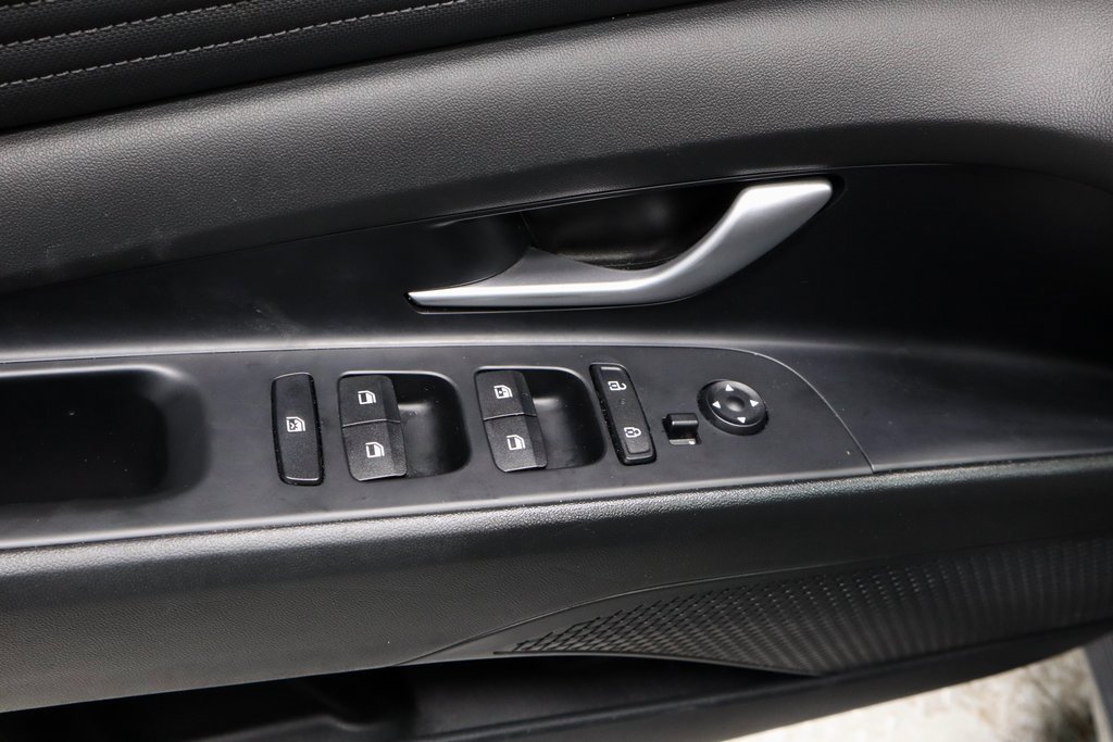 Certified 2024 Hyundai Elantra Limited image 26