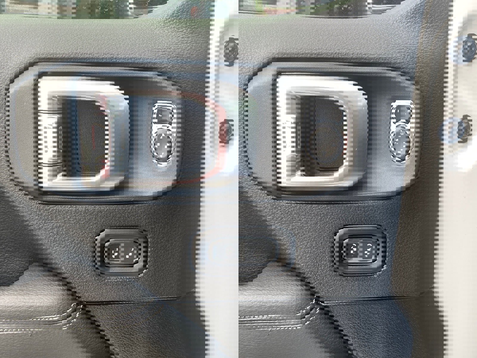 Used 2021 Jeep Wrangler Unlimited Sahara w/ Cold Weather Group image 19