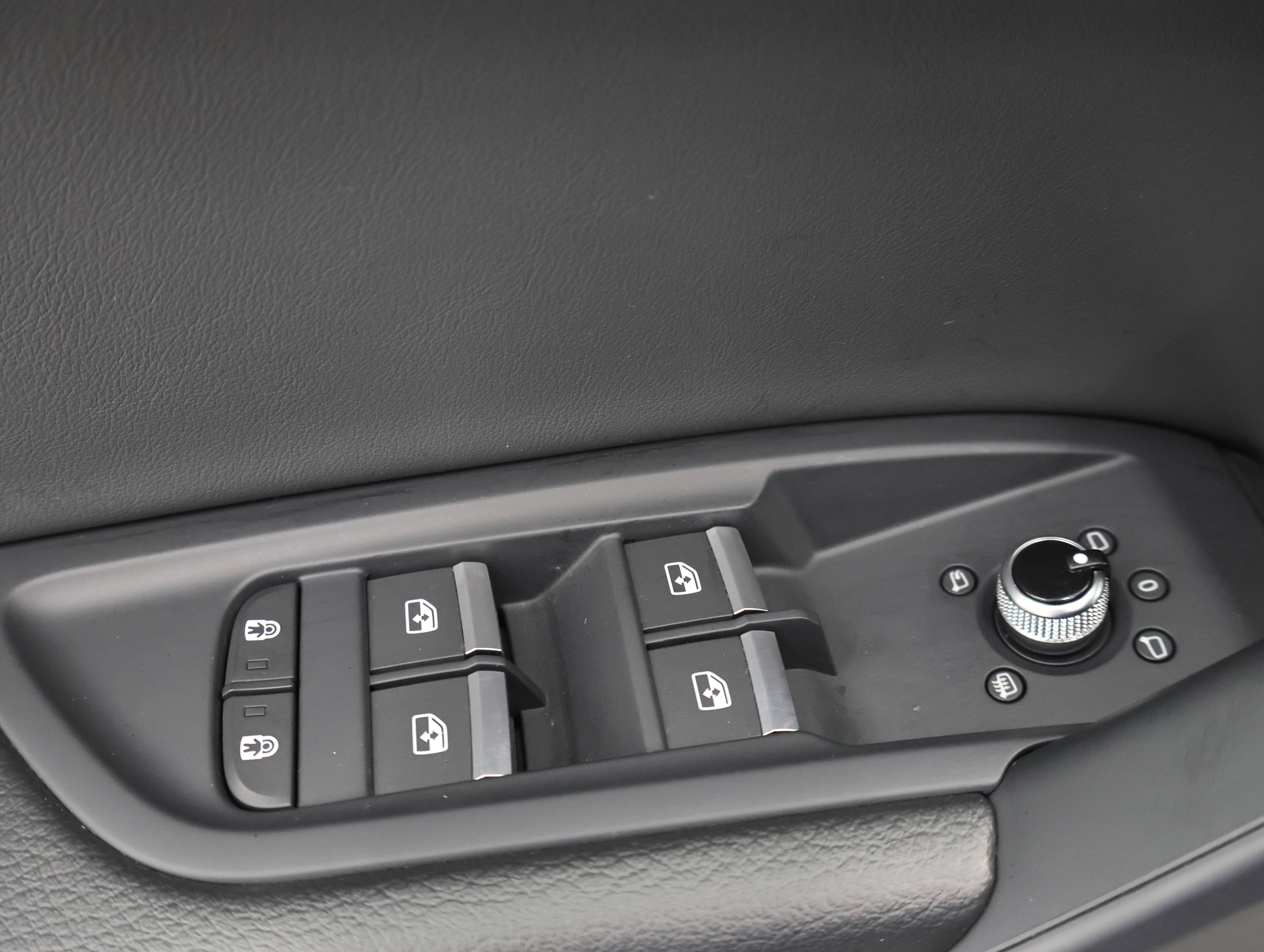 Used 2025 Audi Q5 2.0T Premium image 41