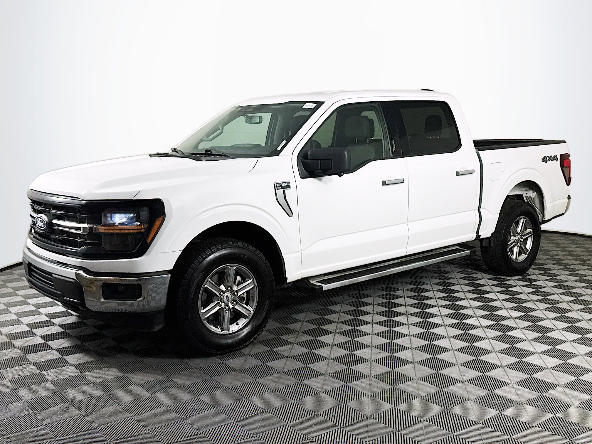 Used 2024 Ford F150 XLT w/ Tow/Haul Package image 4