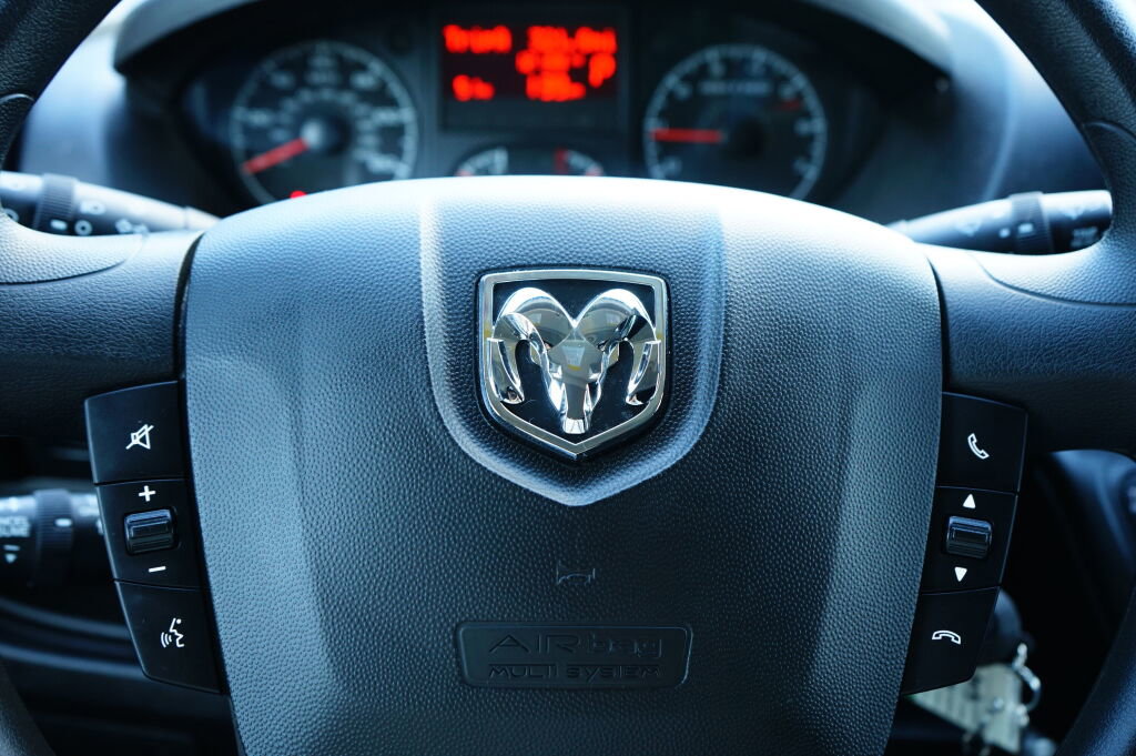 Used 2020 RAM ProMaster 2500 w/ Premium Appearance Group image 17