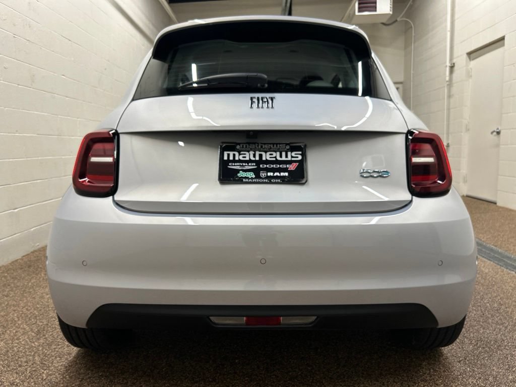 Used 2024 FIAT 500 e w/ Quick Order Package 21S LA FWD image 3