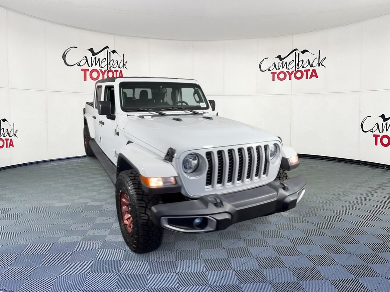 Used 2022 Jeep Gladiator Overland AWD/4WD image 4
