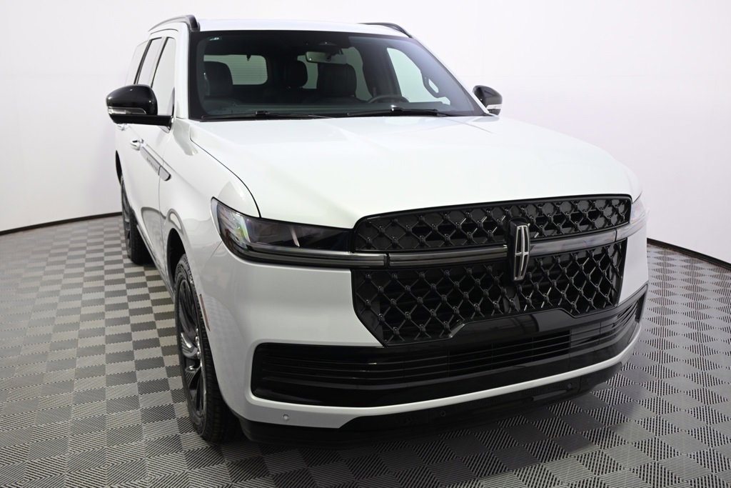 New 2025 Lincoln Navigator Reserve w/ Jet Appearance Package image 9