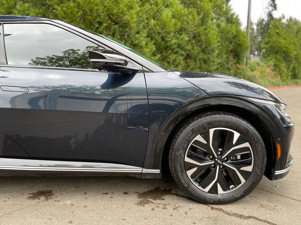 Used 2024 Kia EV6 Wind w/ Wind Technology Package AWD/4WD image 2