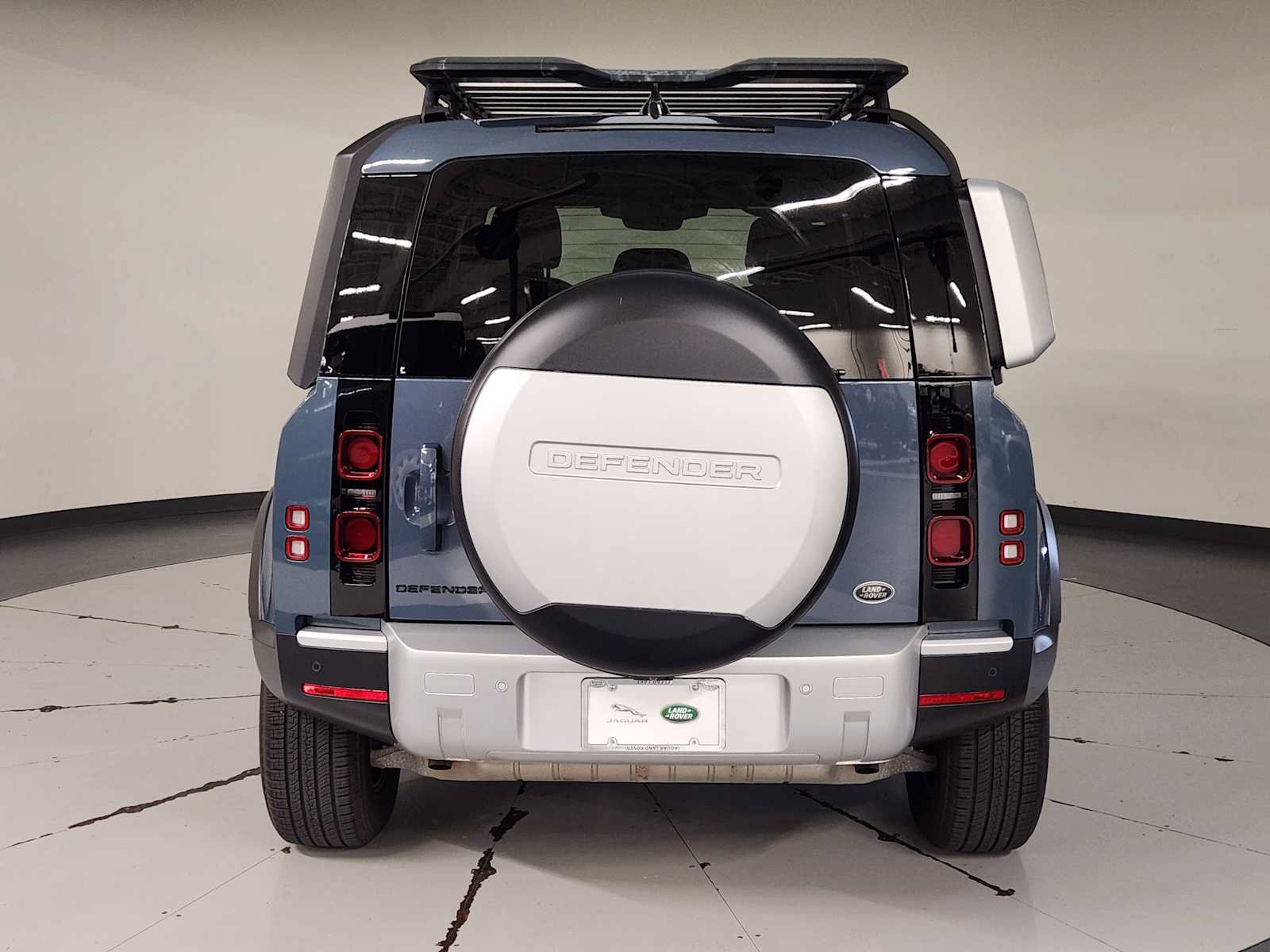 Used 2023 Land Rover Defender 110 S AWD/4WD image 10