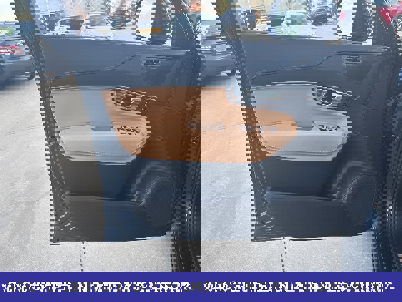 Certified 2023 Volvo XC90 B6 Ultimate w/ Protection Package Premier image 21