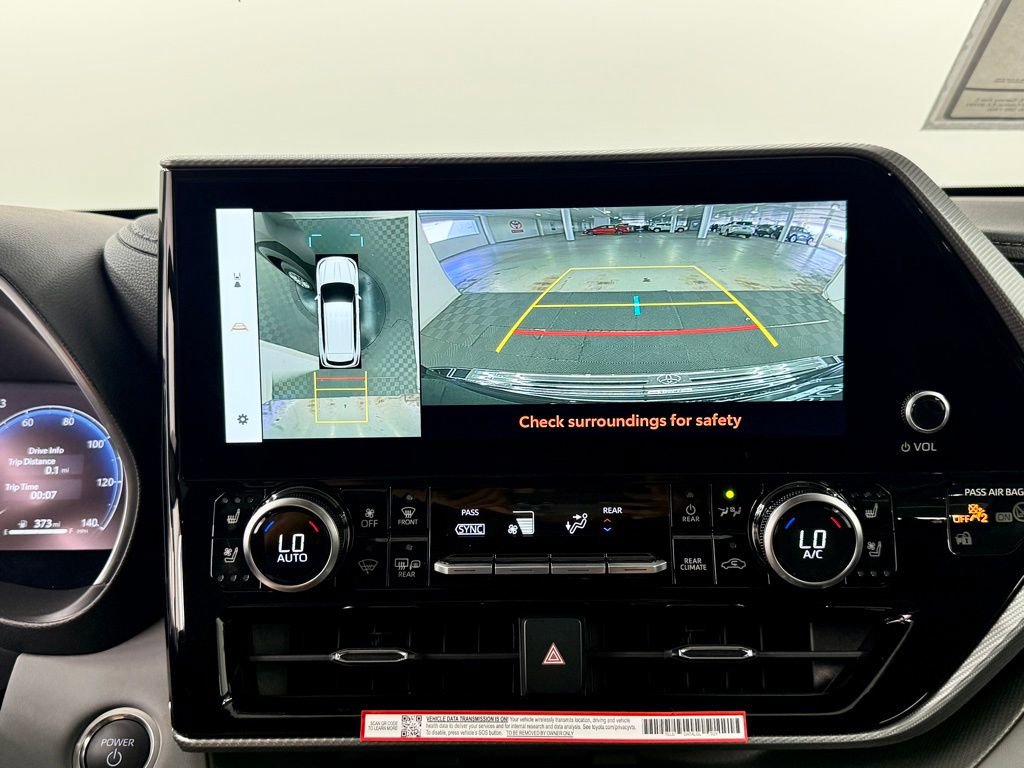 Used 2026 Toyota Highlander Platinum image 32