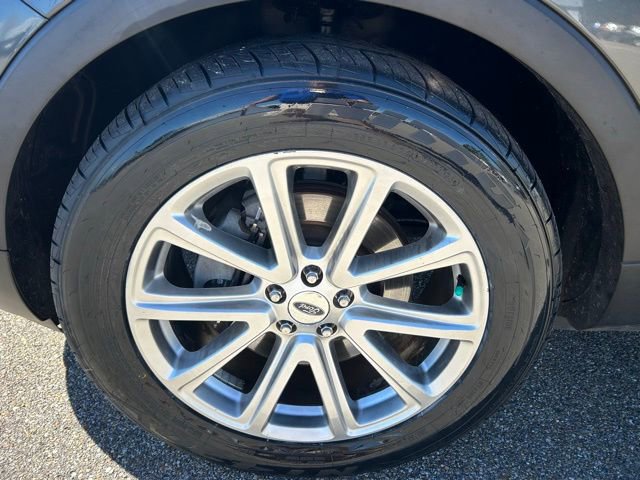 Used 2018 Ford Explorer XLT w/ Equipment Group 202A image 10