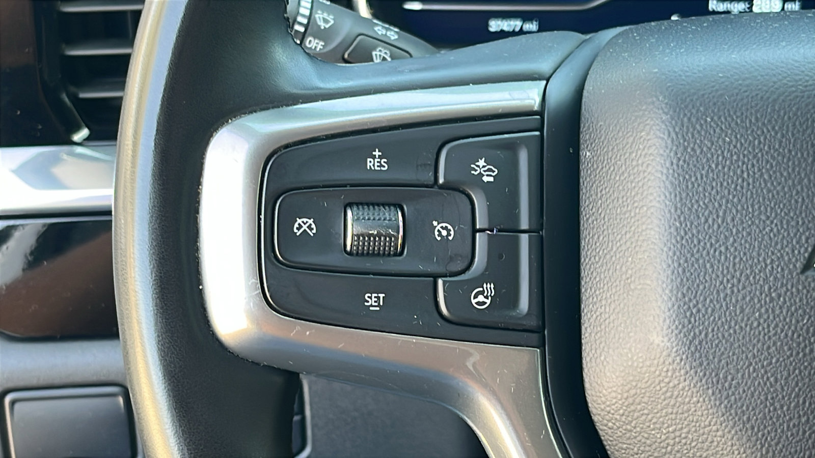 Used 2025 Chevrolet Silverado 1500 LT image 16