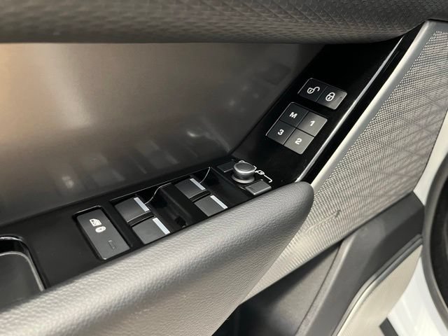 Used 2020 Land Rover Range Rover Velar S AWD/4WD image 23