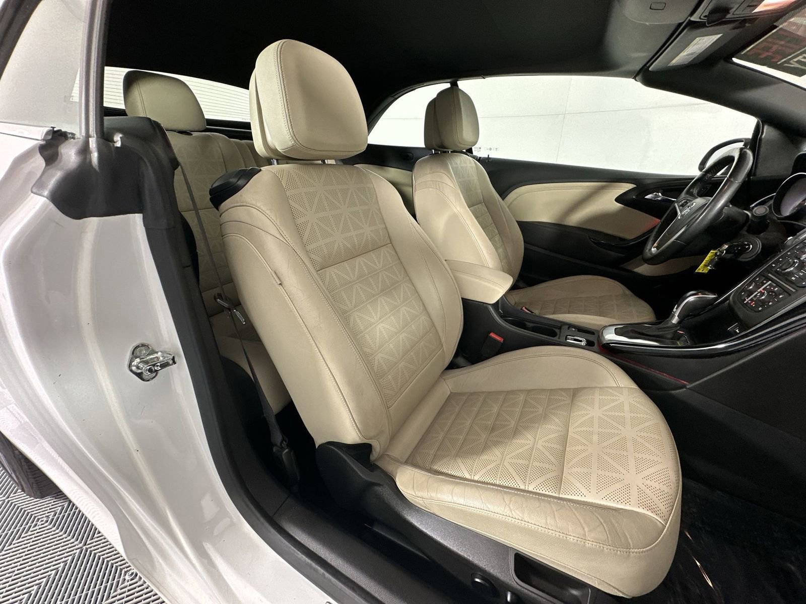 Used 2018 Buick Cascada Premium image 26