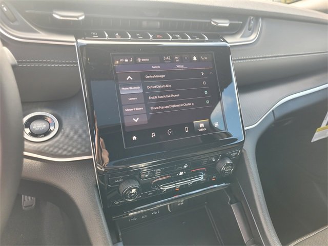 New 2025 Jeep Grand Cherokee Altitude image 24