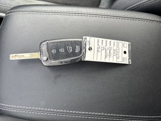 Used 2019 Hyundai Santa Fe SE AWD/4WD image 29