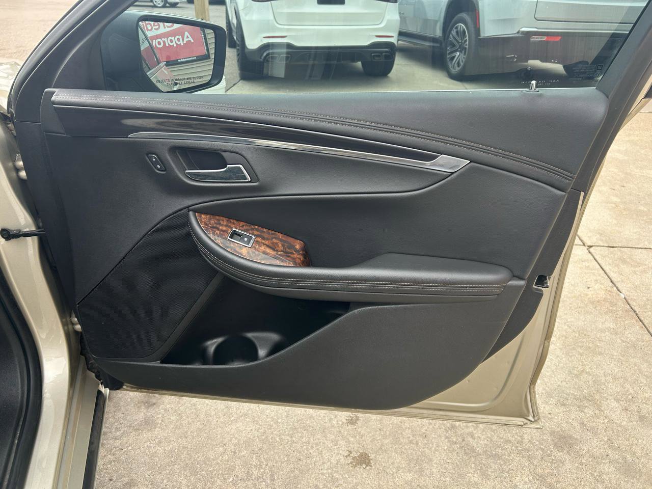 Used 2014 Chevrolet Impala LT w/ Convenience Package FWD image 16