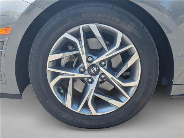 Used 2022 Hyundai Sonata SEL w/ Preferred Accessory Package image 9