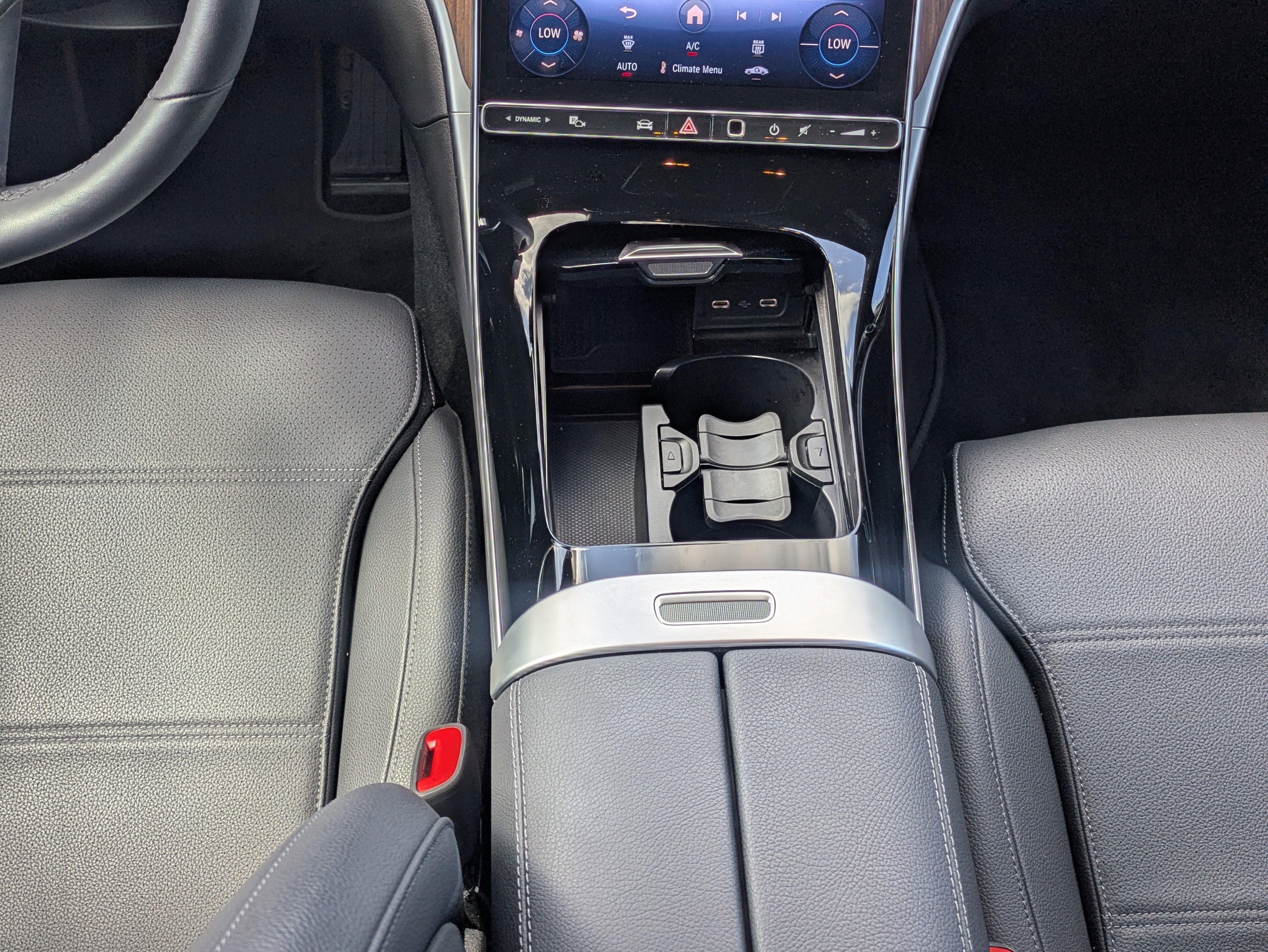 Used 2025 Mercedes-Benz C 300 Sedan image 17