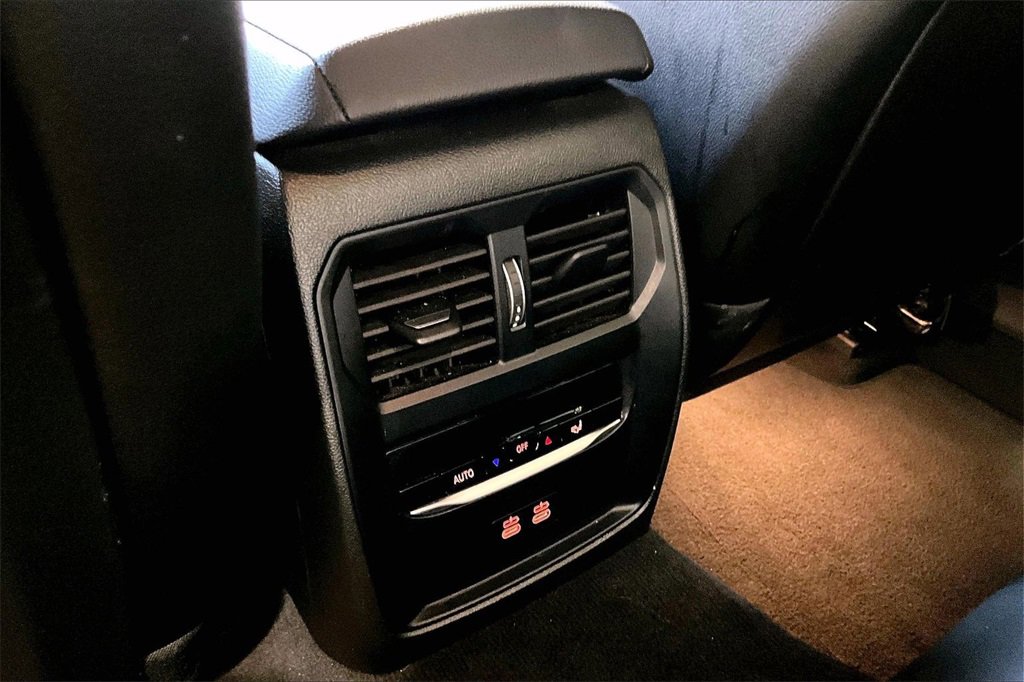 Used 2024 BMW 330e xDrive image 16