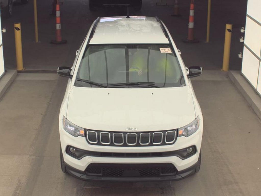 Used 2022 Jeep Compass Latitude w/ Convenience Group image 2