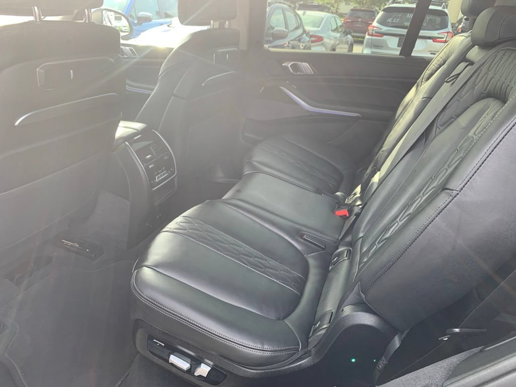 Used 2025 BMW X7 xDrive40i AWD/4WD image 18