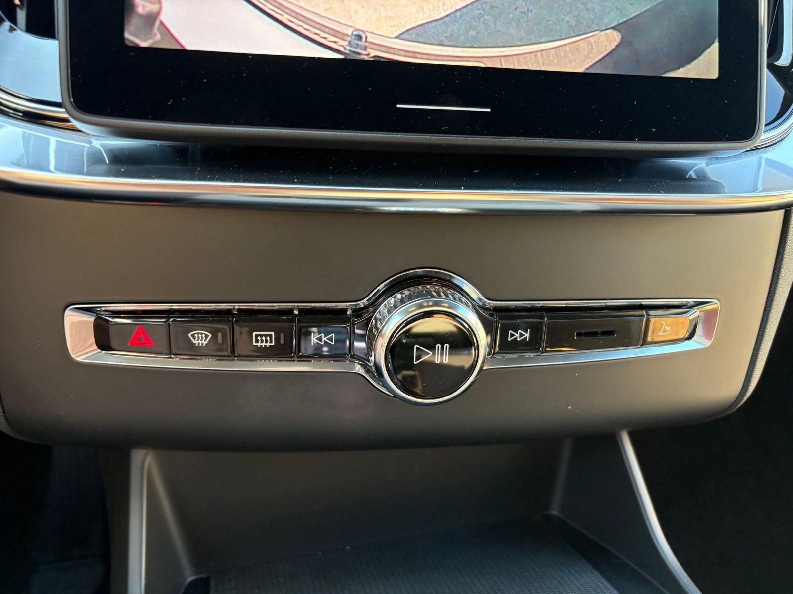 Used 2026 Volvo XC90 B5 Core w/ Protection Package AWD/4WD image 17