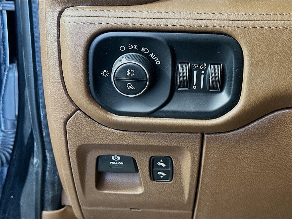 Used 2020 RAM 1500 Limited image 10