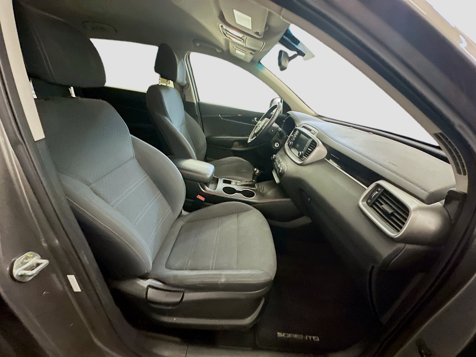 Used 2017 Kia Sorento LX w/ LX Convenience Package image 31