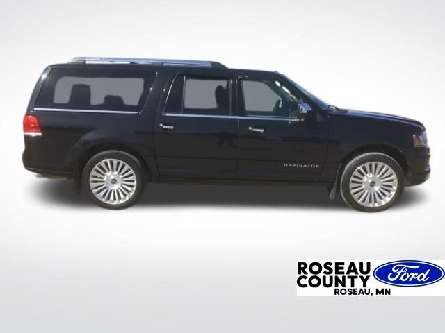 Used 2015 Lincoln Navigator L 4WD image 1