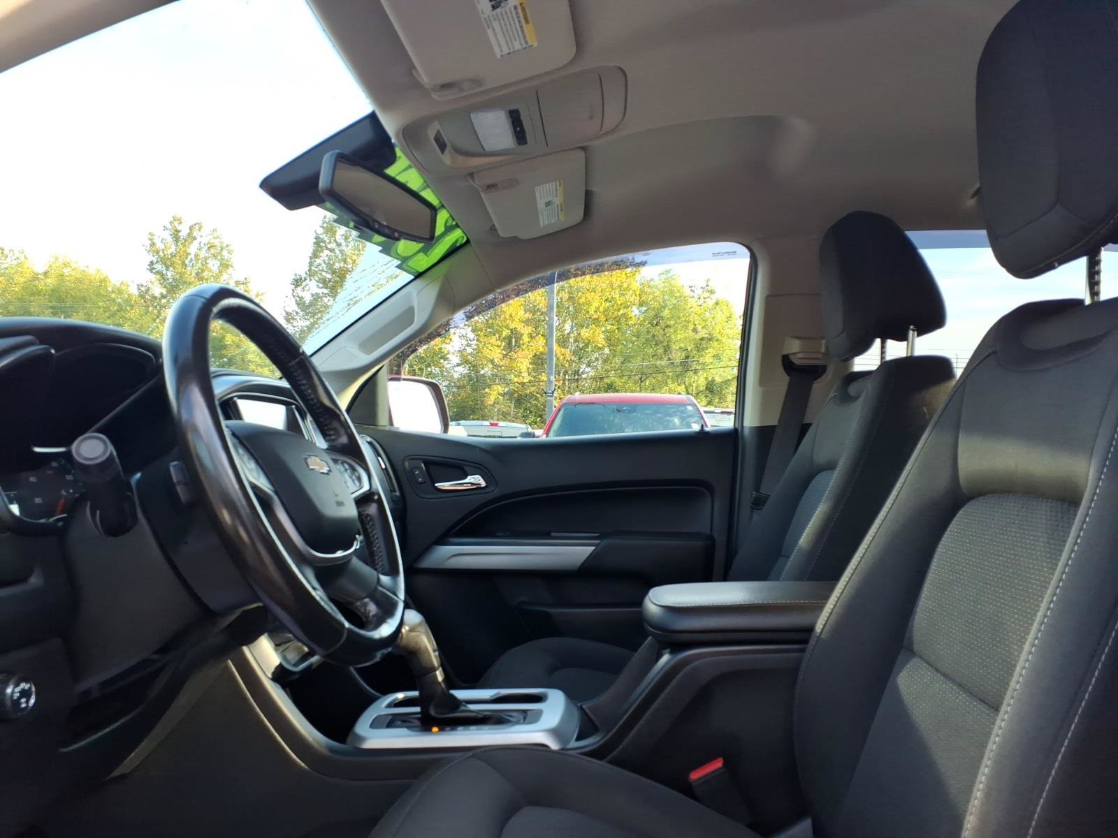 Used 2018 Chevrolet Colorado LT AWD/4WD image 12