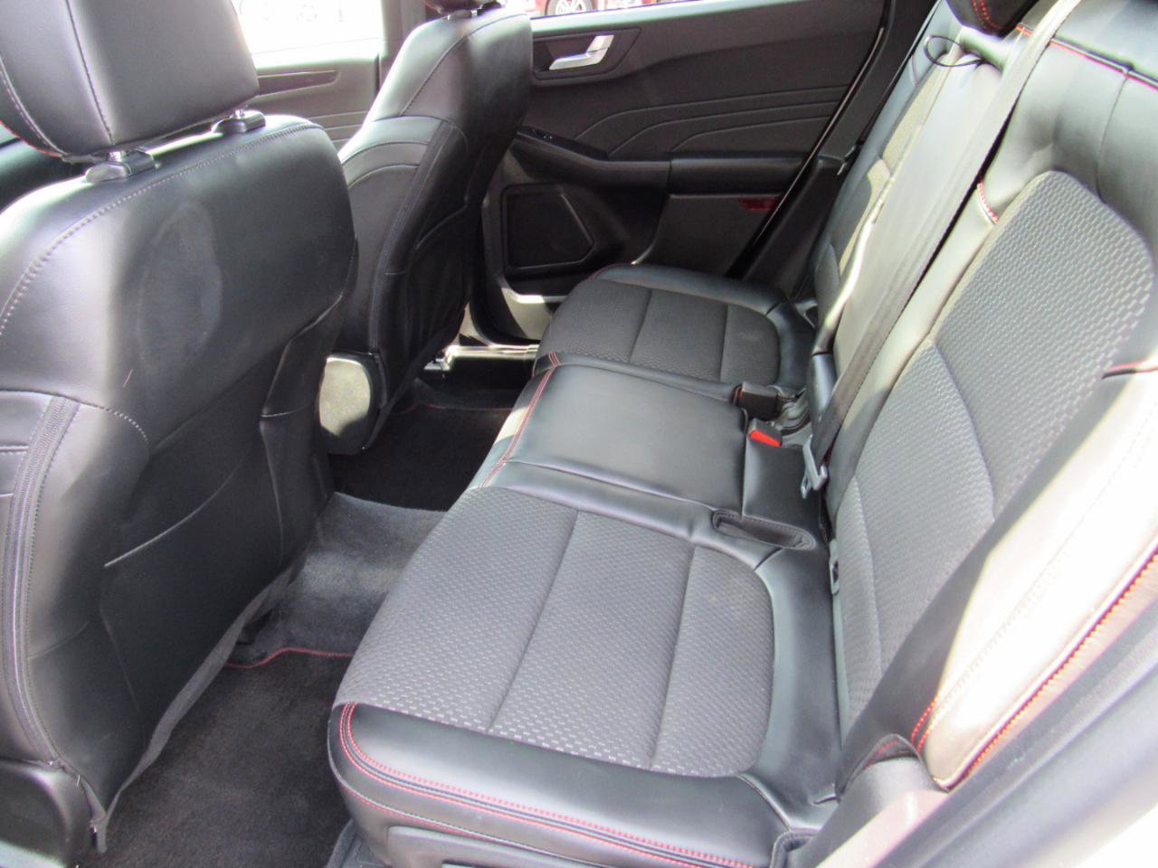 Used 2023 Ford Escape ST-Line w/ Tech Pack #1 AWD/4WD image 29